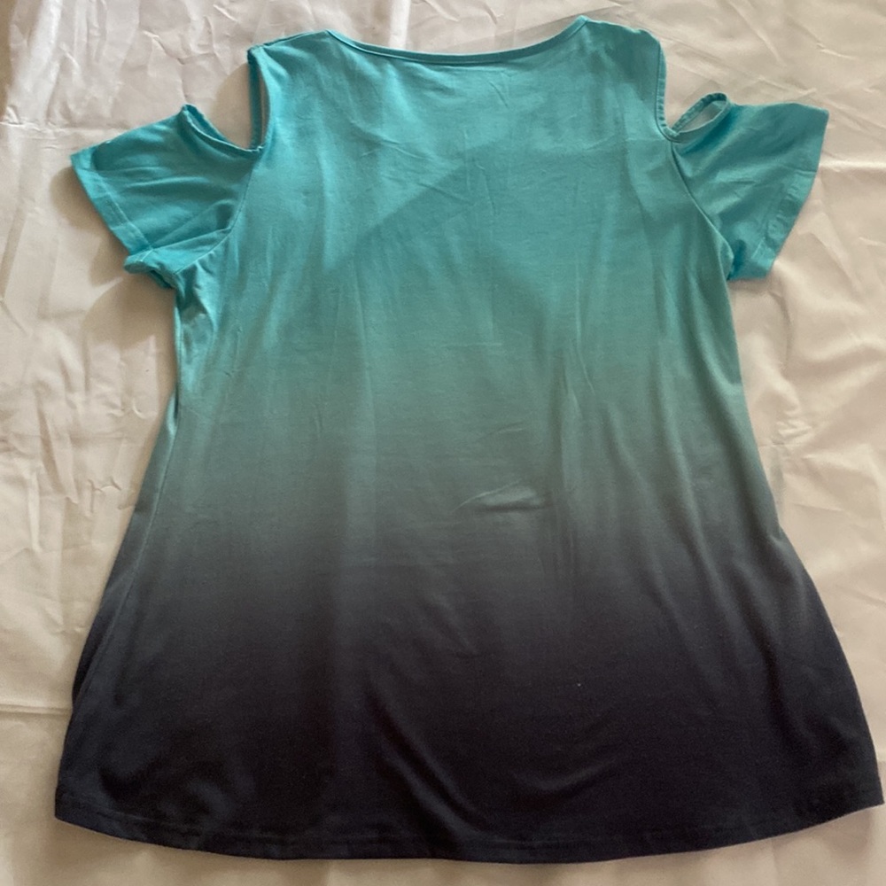 Cold-shoulder Top - Picture 2 of 5